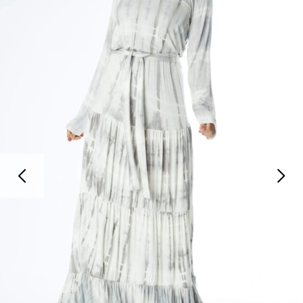 Elegant Gray Long Sleeved Maxi Dress